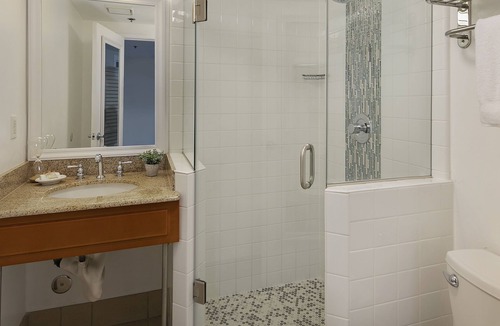Motel District Hotel | Pismo Lighthouse Suites