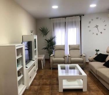 Santa Cruz de la Zarza Apartment | Piso NUEVO Plaza de la Constitución Sta Cruz de la Zarza