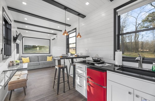 Willis House | Pit Master: 2 mins to Lake Conroe! Heated Pool, Fire Pit, Stocked Ponds