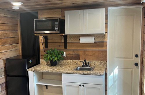 Coraopolis House | PIT Staycation Retreat with Pool House!