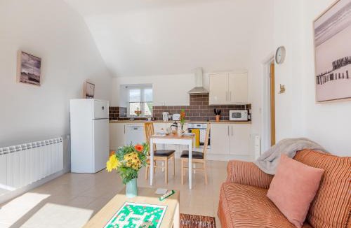 Crewkerne House | Pitch Back - Uk45387