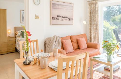 Crewkerne House | Pitch Back - Uk45387