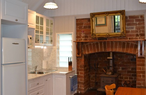 Warwick Apartment | Pitstop Cottage