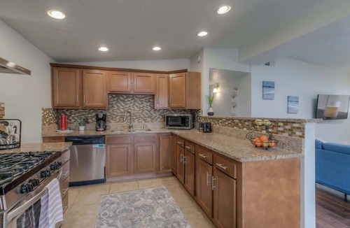 Northeast Heights House | Pitt Paradise: Pet-Friendly Oasis - An Irvie Home