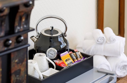 Kemptown Apartment | Pittodrie Guest House - Room 2