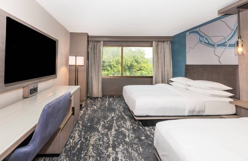 Coraopolis Hotel | Pittsburgh Airport Marriott