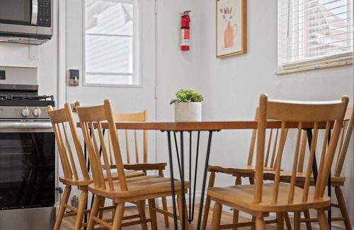 Millvale Apartment | Pittsburgh/Millvale Bright & Stylish 4BD w/Parking