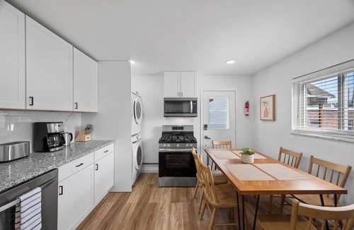 Millvale Apartment | Pittsburgh/Millvale Bright & Stylish 4BD w/Parking
