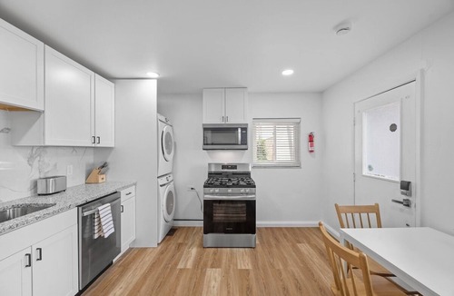 Millvale Apartment | Pittsburgh/Millvale Modern & Cozy 1BD w/Parking