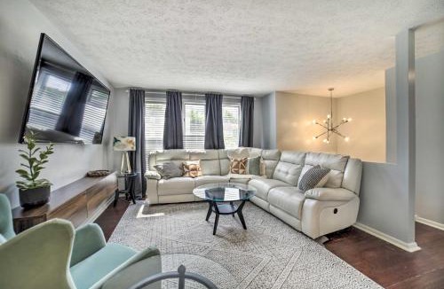 Brighton Heights House | Pittsburgh Retreat w/Deck ~ 4 Mi to Dtwn!