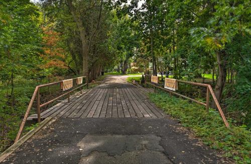 Pittsford Apartment | Pittsford ‘Trolley Home’ - Near Erie Canal!