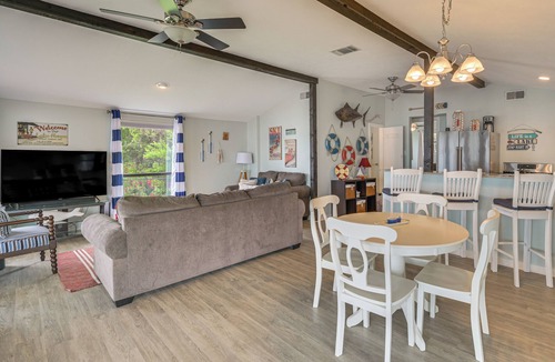 Graford House | PK Lake Getaway w/Dock: 9 Mi to Rocker B Ranch!