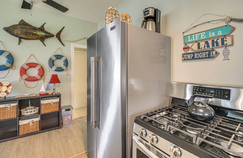 Graford House | PK Lake Getaway w/Dock: 9 Mi to Rocker B Ranch!
