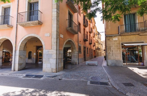 el Mercadal Apartment | Plaça Catalunya Duplex 2-2- Holiday rental in Girona | Bravissimo