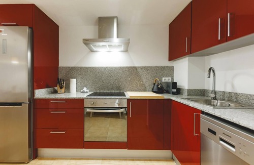 el Mercadal Apartment | Plaça Catalunya Terrace - Holiday Apartment Girona | Bravissimo