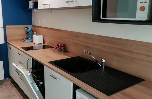 Joue-sur-Erdre Apartment | PLACE 28-Studio-Classic-Ensuite with Bath-Street View