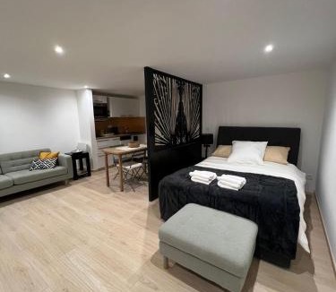 Croulebarbe House | Place a 2 minutes du metro Excellente localisation