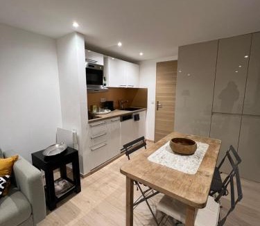 Croulebarbe House | Place a 2 minutes du metro Excellente localisation