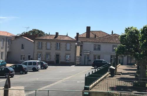 Mouilleron-en-Pareds Apartment | Place au Repos