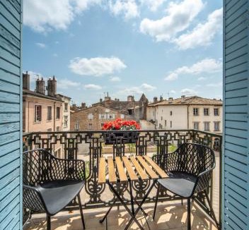 Tournus Apartment | Place Carnot