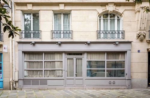 Archives Apartment | Place des Vosges, Apartment with Air Conditioning