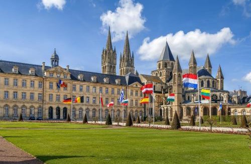 Quartier du chateau Apartment | Place St Sauveur - Standing et Confort