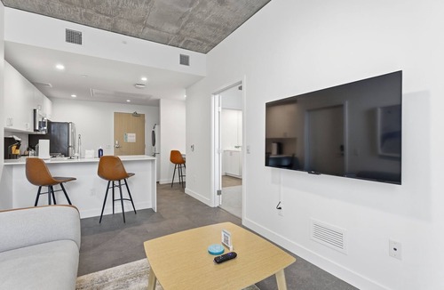 Downtown Phoenix Apartment | Placemakr Downtown Phoenix