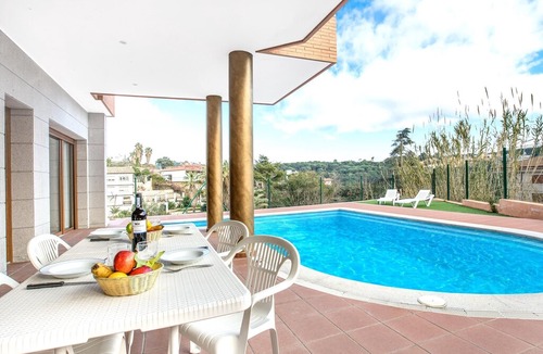 Lloret de Mar Villa | Places4stay Villa Paulina