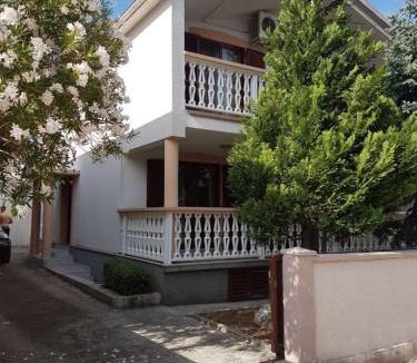 Gornji Karin Apartment | Plahuter Apartments 1