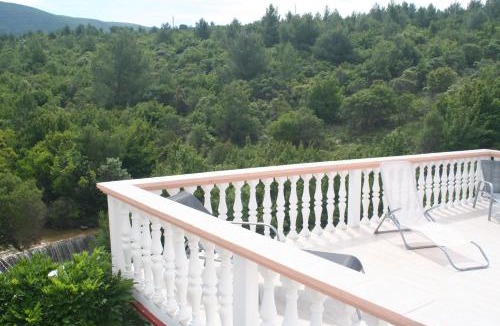 Gornji Karin Apartment | Plahuter Apartments 1