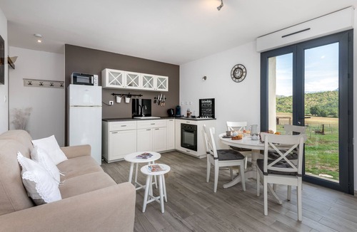 Champtercier Apartment | Plaines-Provence, gîte le Pic D'Oise
