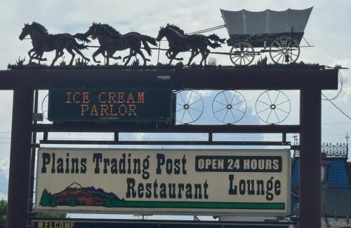 Douglas Hotel | Plains motel