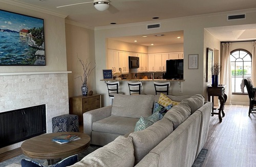 Horseshoe Bay Condo | Plan Your Summer Getaway Now!
