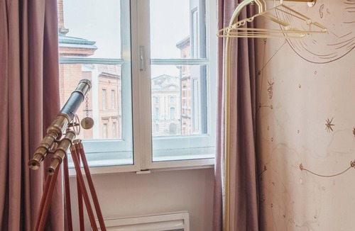 Arnaud Bernard Apartment | Planet 612 - Capitol view