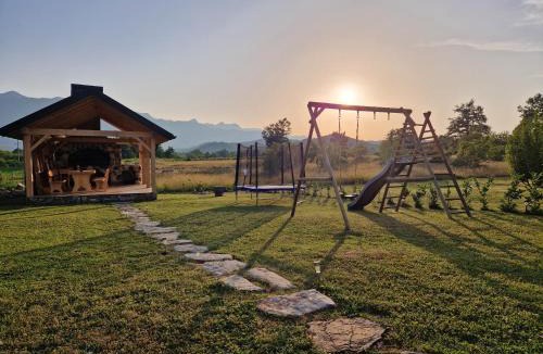 Lovinac Ski Chalet | Planinska kuća za odmor Aneva