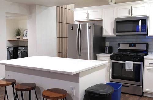 Plano House | Plano/Frisco 3BR Home Sleeps 10 Perfect for Groups & Business