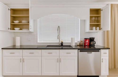 Plano House | Plano Hideaway | Relax, Swim, Play Together*1 Room