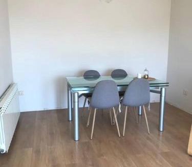 Castellvell Apartment | Planta superior en casa de pueblo
