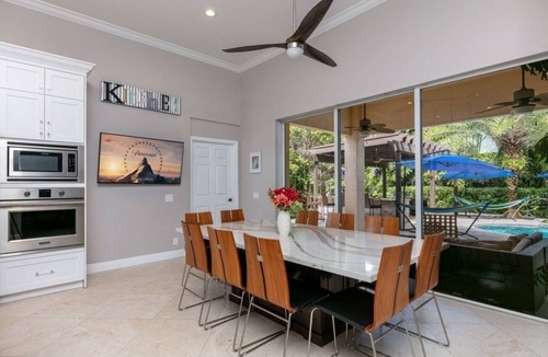 Plantation Villa | Plantation Acres Mansion by RedAwning