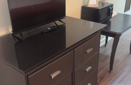 Millington Hotel | Plantation Oaks Suites & Inn