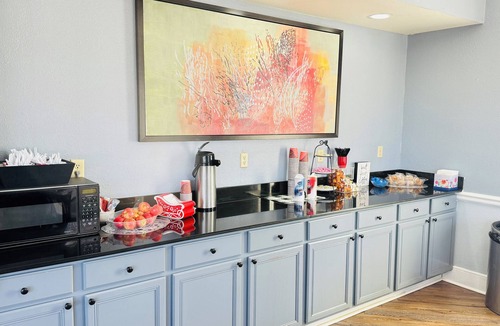 Millington Hotel | Plantation Oaks Suites & Inn