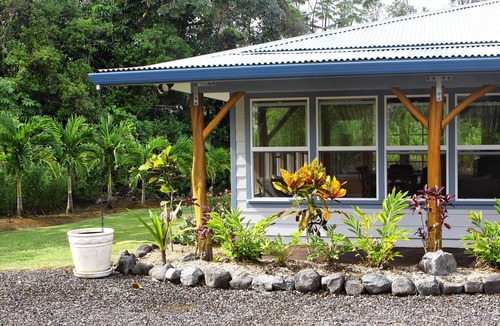 Keaau House | Plantation Style Home on 2 Acres with Pool