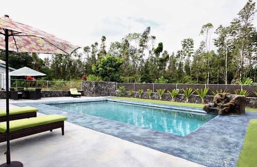 Keaau House | Plantation Style Home on 2 Acres with Pool