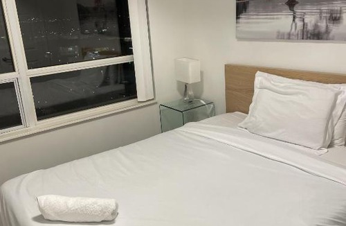 Downtown Mississauga Apartment | PlanURstay - City View Luxury Condo