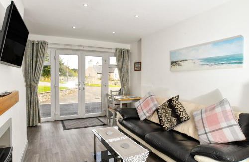 Ty Croes House | Plas Bach