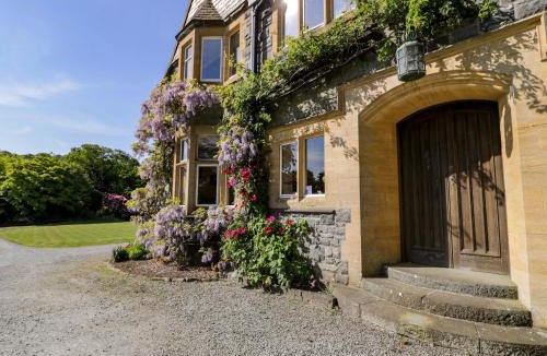 Llanbedr House | Plas Gwynfryn