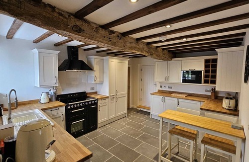 Cilcain House | Plas Yn Llan Barn - Exceptional Countryside Views