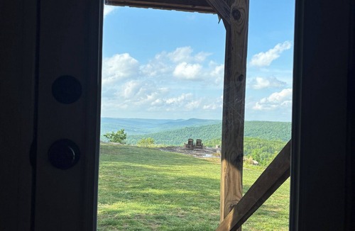 Sparta Cabin | Plateau Retreat - Stunning Mountain View - Pet Friendly - WiFi