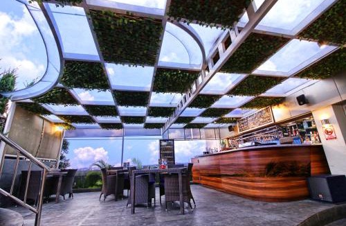 Depok Hotel | Platinum Adisucipto Hotel & Conference Center