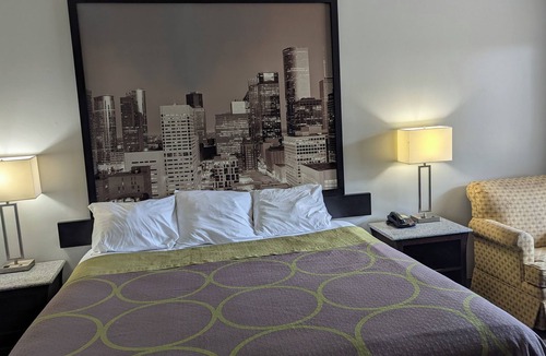 Barker Hotel | Platinum Inn